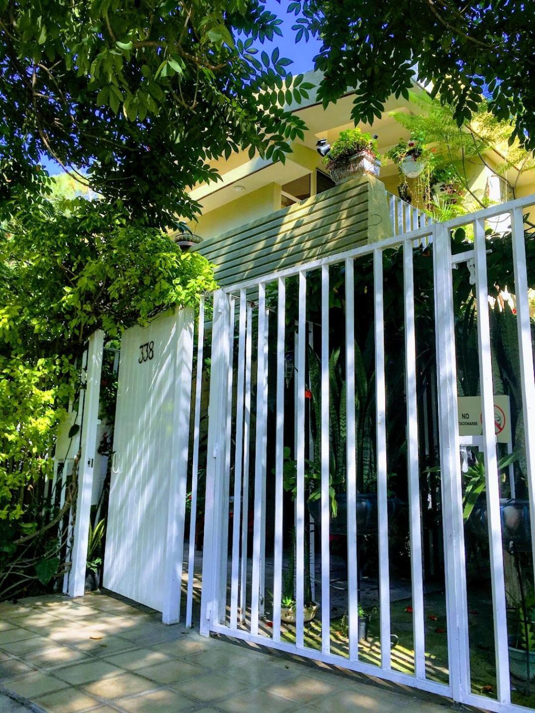 Dickinson Guest House, Guadalajara Expo Bagian luar foto